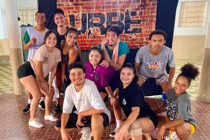 Grupo de dança leva apresentações e oficinas para zona rural de Corumbá