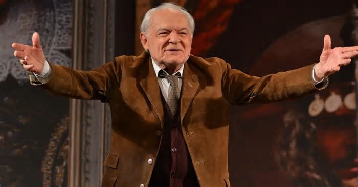Othon Bastos estreia monólogo aos 91 anos no Festival Teatro em Movimento em BH