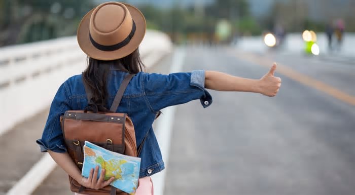 Campanha oferece desconto em hospedagem para mulheres que viajam sozinha