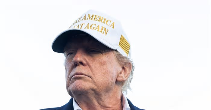 Os 100 dias em que Trump tentou refazer a América... e o mundo