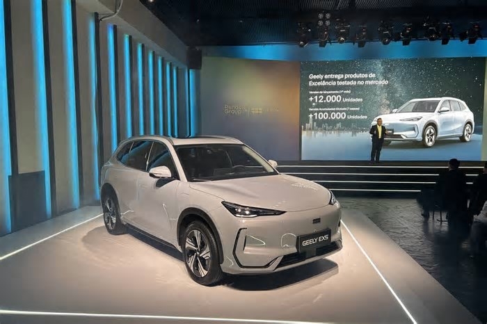 SUV elétrico chinês Geely EX5 chega ao Brasil em parceria com a Renault