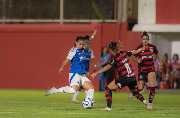 Em jogo agitado, Cruzeiro e Flamengo empatam pelo Brasileirão Feminino