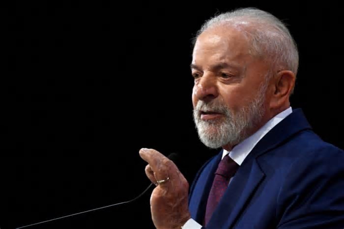 Lula cita papa e pede ''equilíbrio'' nas relações comerciais