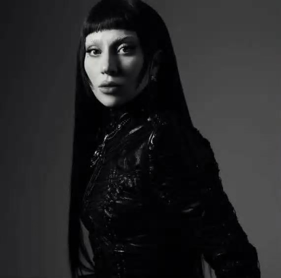 Painel de Lady Gaga é instalado em Túnel no Rio e aquece clima para show gratuito na praia