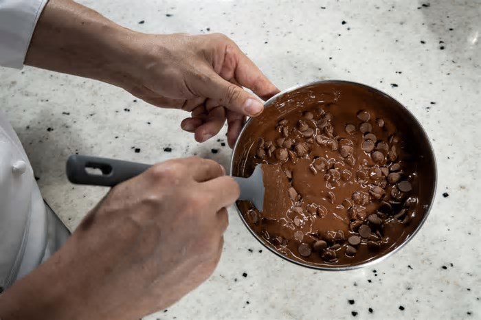 Chocolate: aprenda a comprar, derreter e processar para doces caseiros