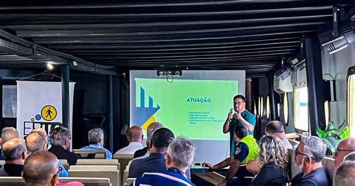 60 taxistas de Porto Alegre participam de curso para atuar em grandes eventos