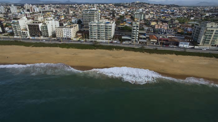 Este destino surpreendente tem praias incríveis e economia em alta