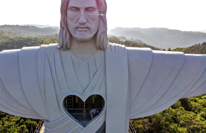 Qual é a maior? Compare a altura das estátuas de Cristo no Brasil