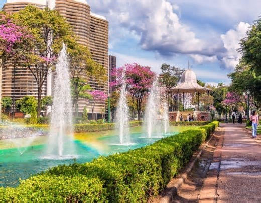 Praça da Liberdade, em BH, vira espaço de ciência