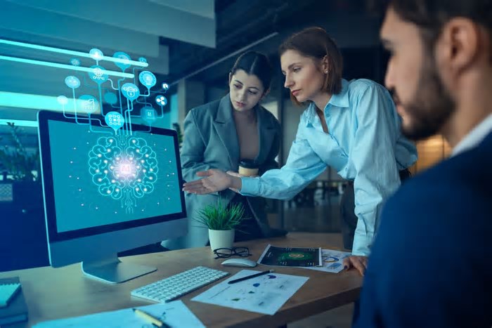 Preparado para a revolução invisível da IA no trabalho? Especialista faz 5 alertas para você se adaptar