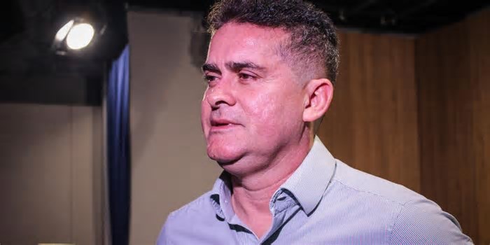 David incendeia tabuleiro
