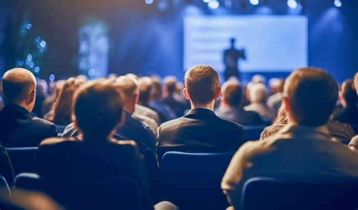 Web Summit Rio 2025: Zoho marca presença no evento com painel e conteúdo educativo