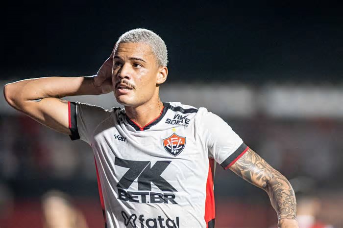 Vitória bate o Fortaleza e vence a primeira partida no Brasileirão