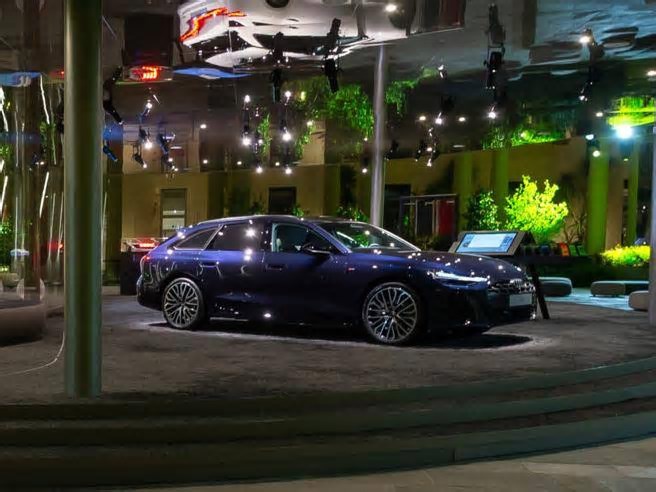 La «super wagon» si svela in anteprima