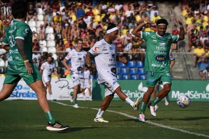Ingresso para jogo de Ronaldinho Gaúcho em Manaus custa R$ 49,99