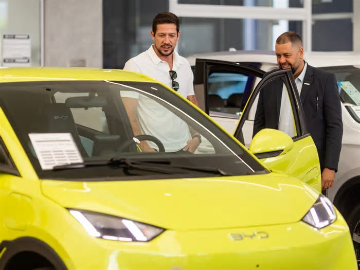 Brusque recebe carros super-híbridos com chegada da DVA BYD