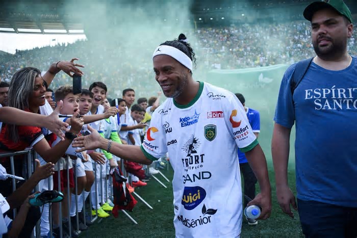 Ingressos para Jogo das Estrelas com Ronaldinho em Manaus à venda em 10 de abril