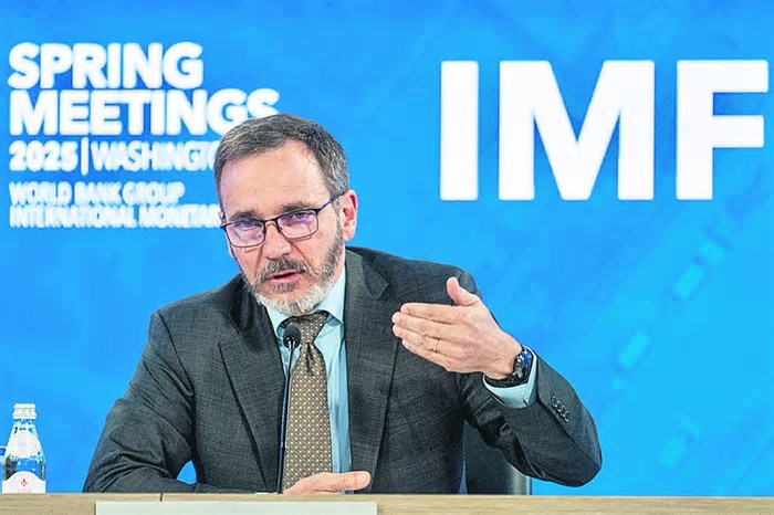 Risco de recessão global em 2025 aumentou substancialmente, diz FMII