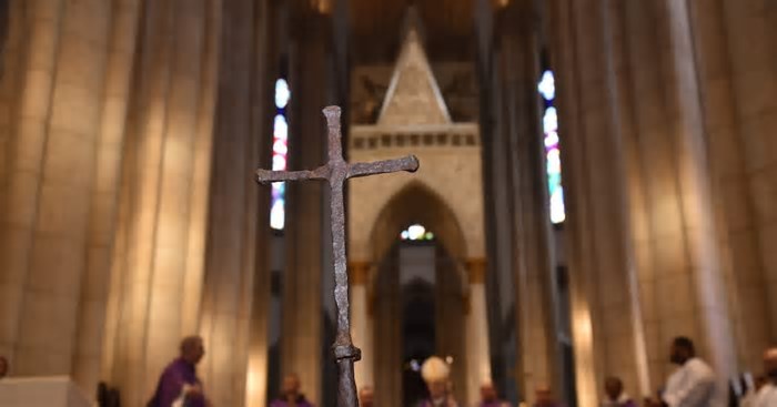 Cruz da 1ª missa realizada no Brasil, há 525 anos, volta ao País; saiba como visitar