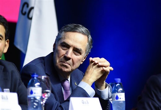 Barroso antecipa viagem de FAB para curtir fim de semana em Trancoso