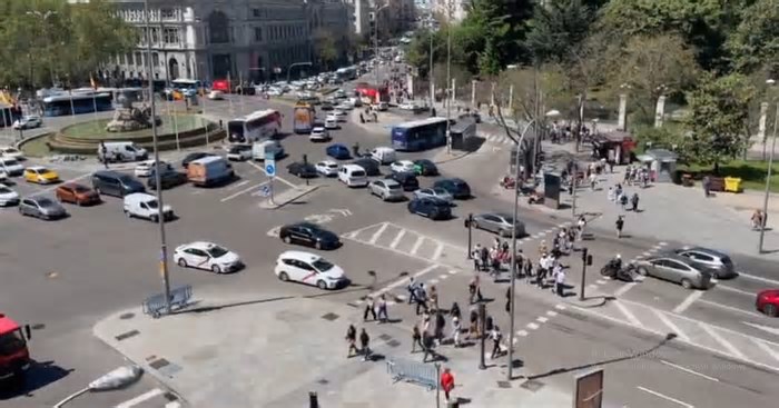 Apagão atinge parte da Europa, interrompe serviços e gera caos nos transportes
