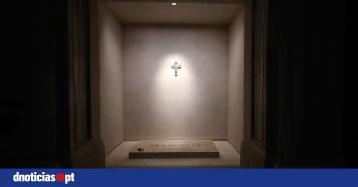 Basílica abre hoje portas aos fieis para visitarem o túmulo do Papa