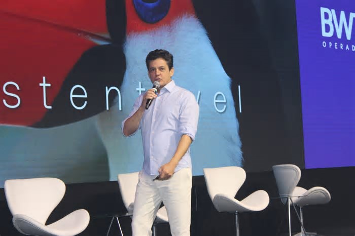 Paraná vive momento excepcional no turismo, destaca Eduy Azevedo na abertura da Convenção BWT