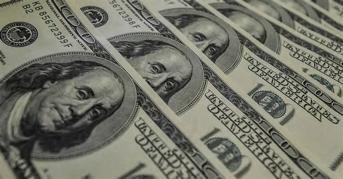 Dólar recua e Ibovespa avança em clima de alívio após pausa em tarifas recíprocas de Trump