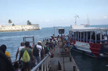 Travessia Salvador-Mar Grande com previsão de bom movimento de embarque na tarde desta sexta-feira
