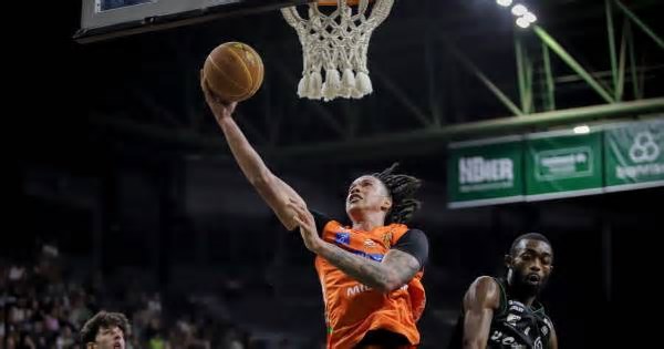 Farma Conde Basketball enfrenta Caxias do Sul pelo NBB