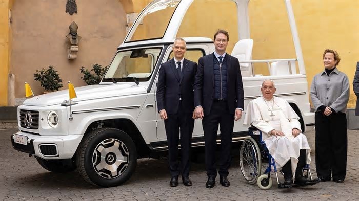 Elétrico e sustentável: conheça o último papamóvel do Papa Francisco