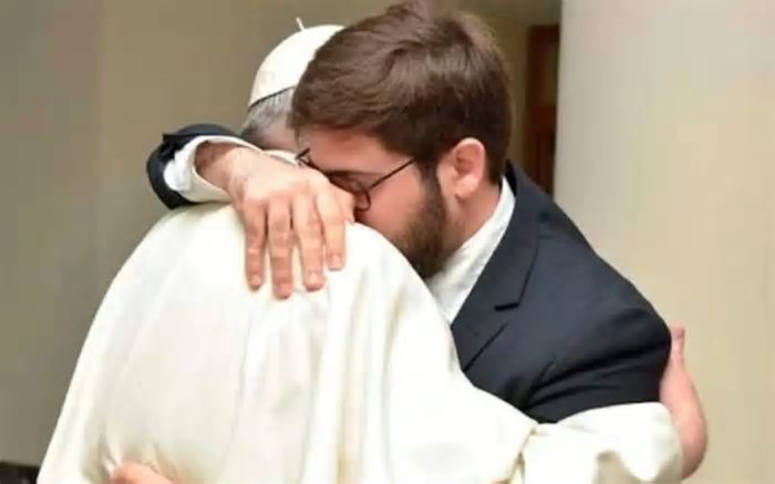 'Sou Francisco': o telefonema do papa a um fotógrafo do Vaticano