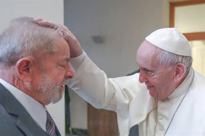 Cartas secretas, prisão e Chico Buarque: os bastidores da relação do papa com Lula