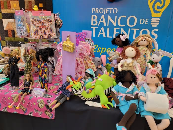 Artesãs do Banco de Talentos exibem suas criações em shopping de Brasília