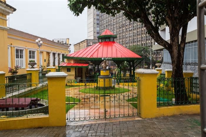 Academia Cearense de Letras inaugura anexo com retorno do Café Java e da 'Padaria Espiritual'