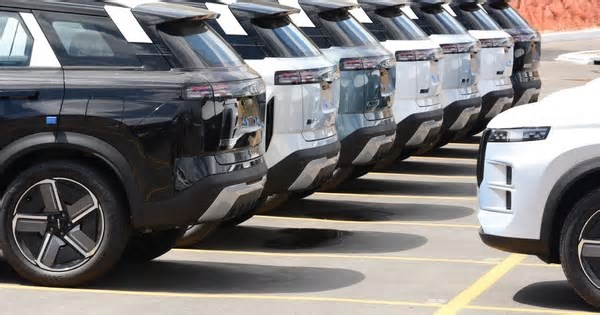 Omoda 5 e Jaecoo 7 chegam ao Brasil pelo Porto de Vitória e começam a ser vendidos na próxima semana