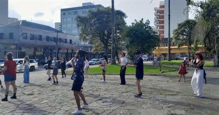 Charme Delas promove o primeiro baile no Reffugio, na matinê deste domingo, em Caxias do Sul