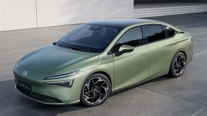 GAC registra no Brasil sedã elétrico Aion S Max com 610 km de alcance