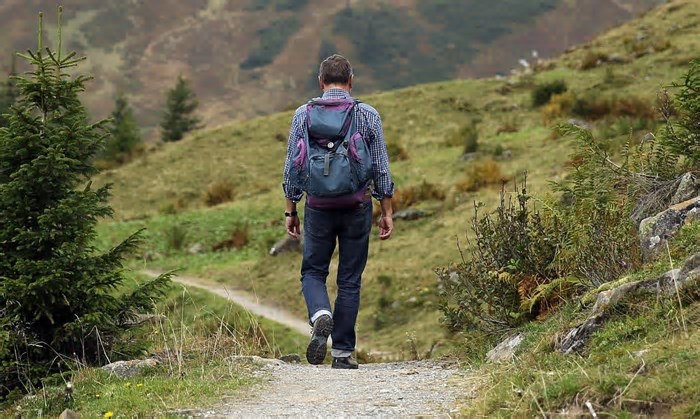 Dicas para viajar sozinho e aproveitar o máximo do destino