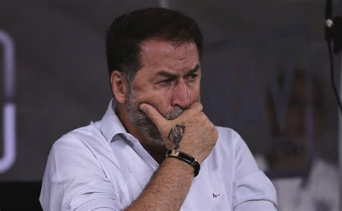 Ramón surpreende presidente do Corinthians ao decidir não priorizar nenhuma competição
