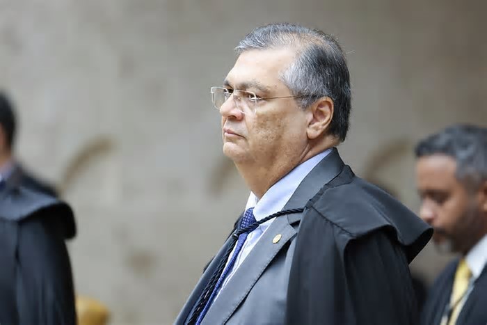 Dino suspende pagamento de emendas parlamentares de saúde sem conta bancária específica