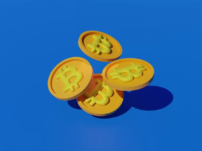 Bitcoin tenta recuperação nesta sexta, mas acumula queda de 2,6% em 7 dias após tarifas