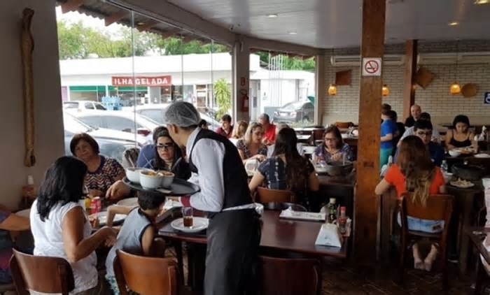 ‘Feriadão’ de abril anima bares e restaurantes no Amazonas