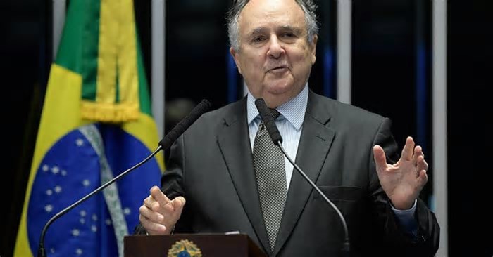 Ex-ministro de Lula disputa vaga de Cacá Diegues na ABL