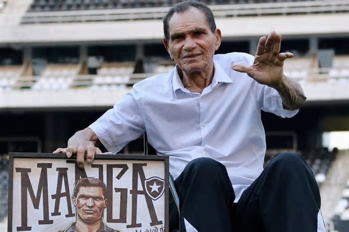 Morre Manga, ex-goleiro do Botafogo e da Seleção, aos 87 anos
