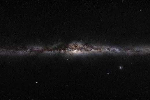 Cientistas descobrem nuvem de gás que brilha no escuro no 