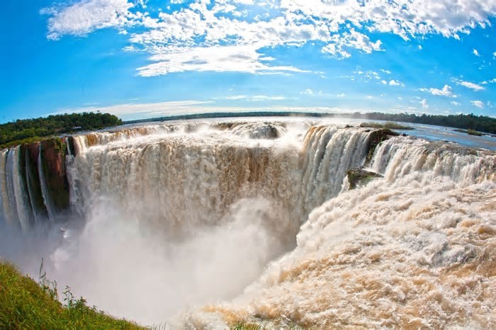 Os segredos de Foz do Iguaçu que a Raquel te mostraria de olhos fechados