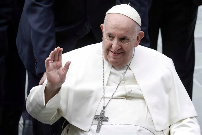 Papa Francisco morre aos 88 anos; causa foi insuficiência cardíaca e AVC