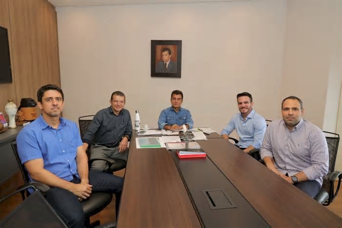 Executivos do Coco Bambu anunciam restaurante em Dourados