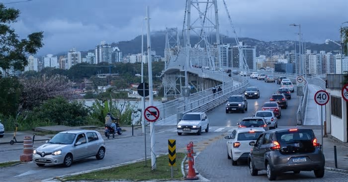 Mercado Público, linhas de ônibus e mais: veja o que muda durante o feriadão em Florianópolis